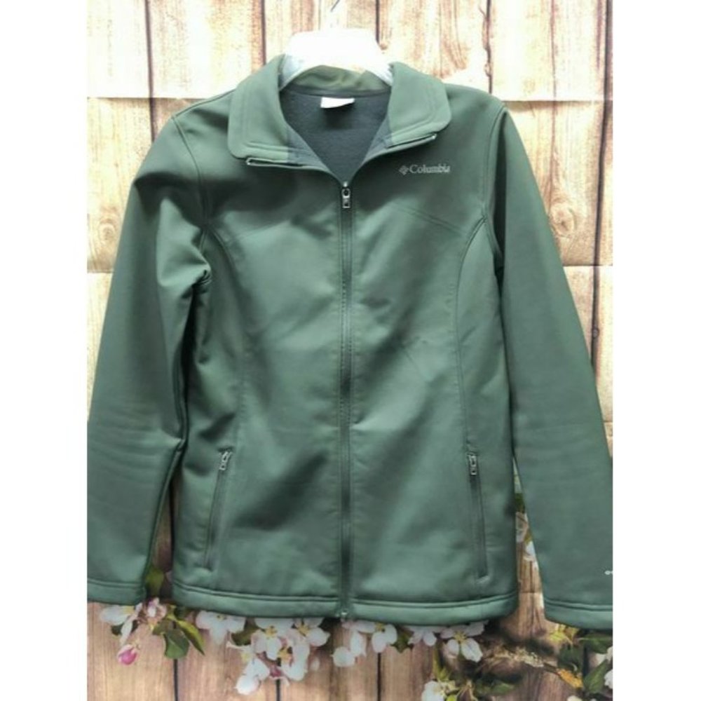 Columbia light weight jacket SIZE MEDIUM